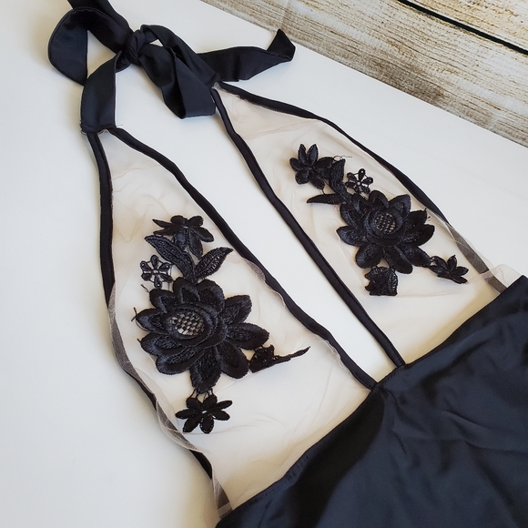 👙2/$20 Halter Mesh Floral Embroidery Swimsuit - Picture 7 of 10